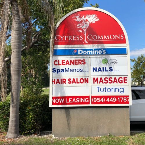 Monument sign. Sanz Learning Center and Languages